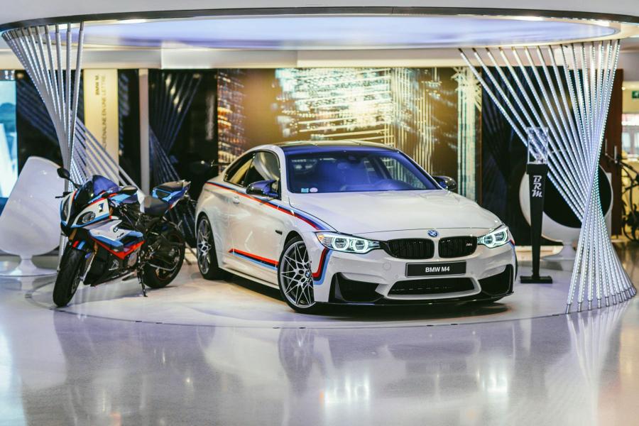  BMW M4 Coupe Magny-Cours Edition (F82) 2017 года  (FR) (фото 2 из 4)